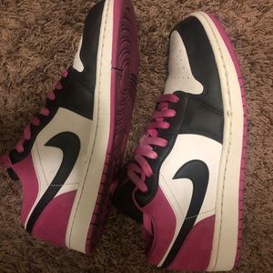 Size 10 -AIR JORDAN 1 LOW SE
